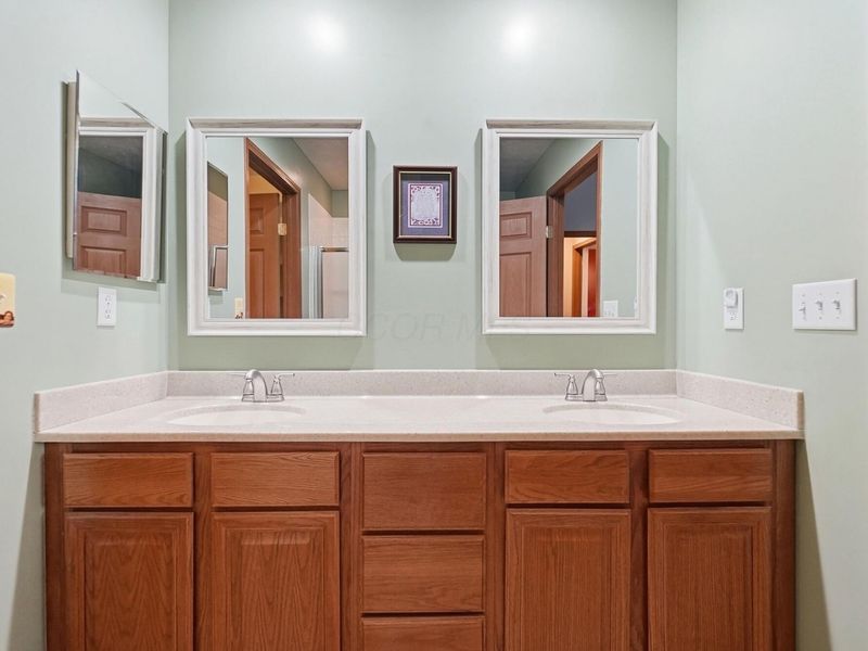 5382 Knotting Woods Drive , Westerville, OH 43081 Photo 28