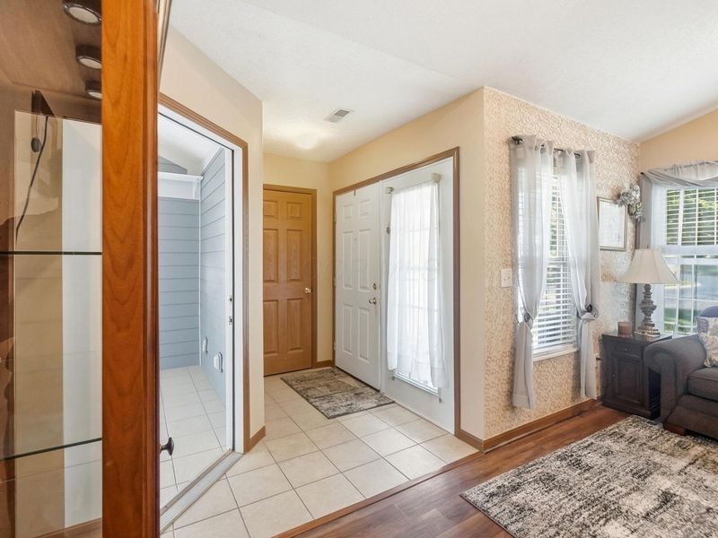 5382 Knotting Woods Drive , Westerville, OH 43081 Photo 5