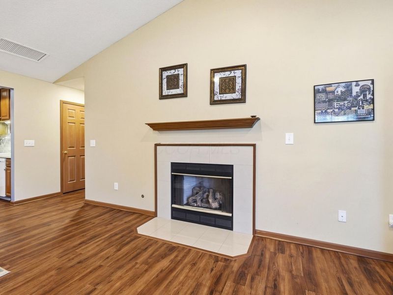 5382 Knotting Woods Drive , Westerville, OH 43081 Photo 7