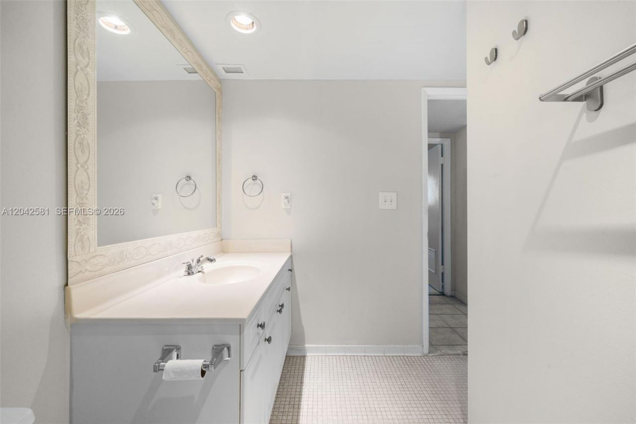 19380 Collins Ave, Unit 1224, Sunny Isles Beach, FL 33160 Photo