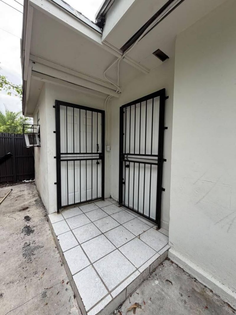 2137 NW 1st Terrace, Unit #back, Miami, FL 33125 Photo
