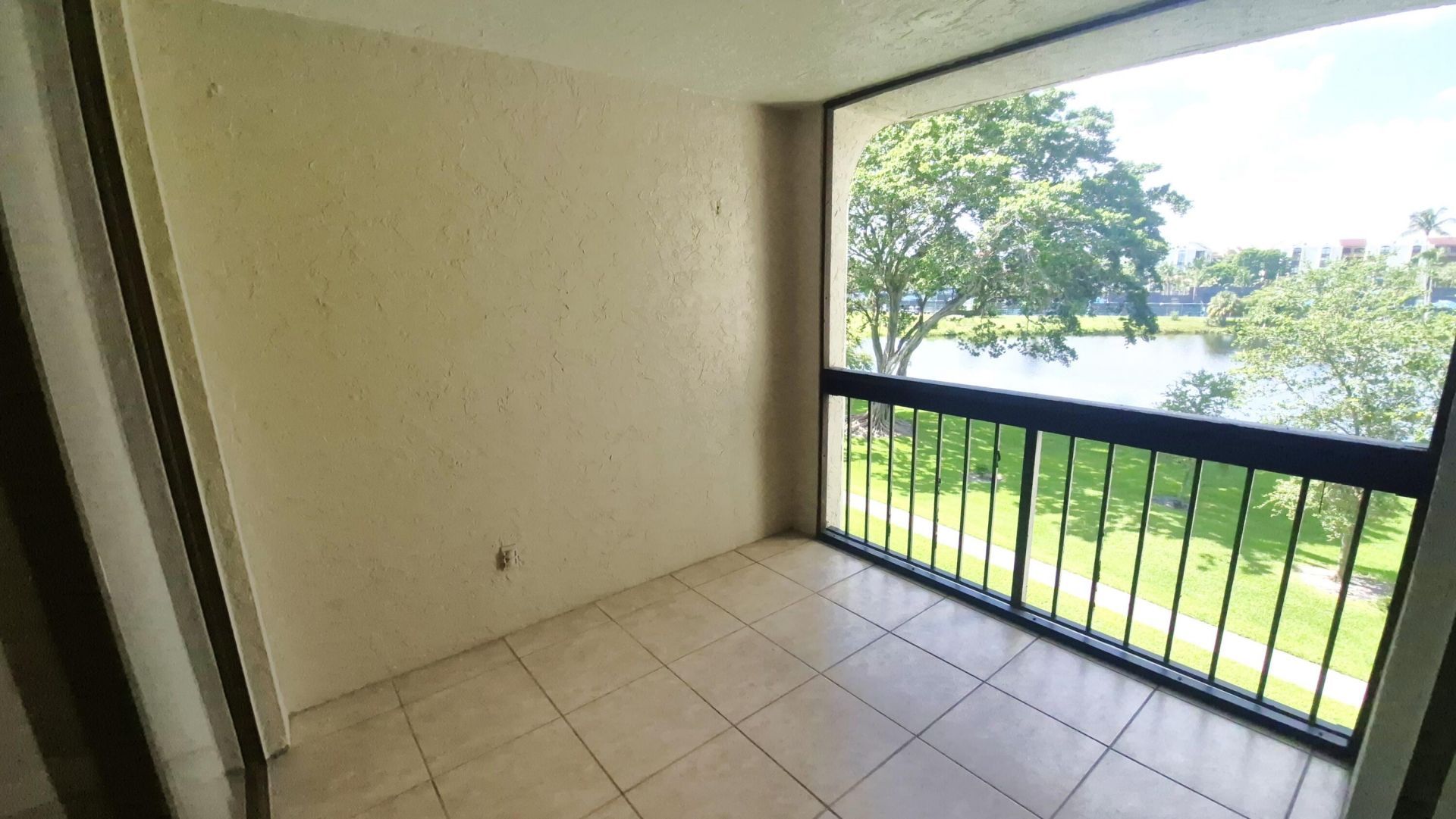 820 Lavers Circle, Unit G409, Delray Beach, FL 33444 Photo