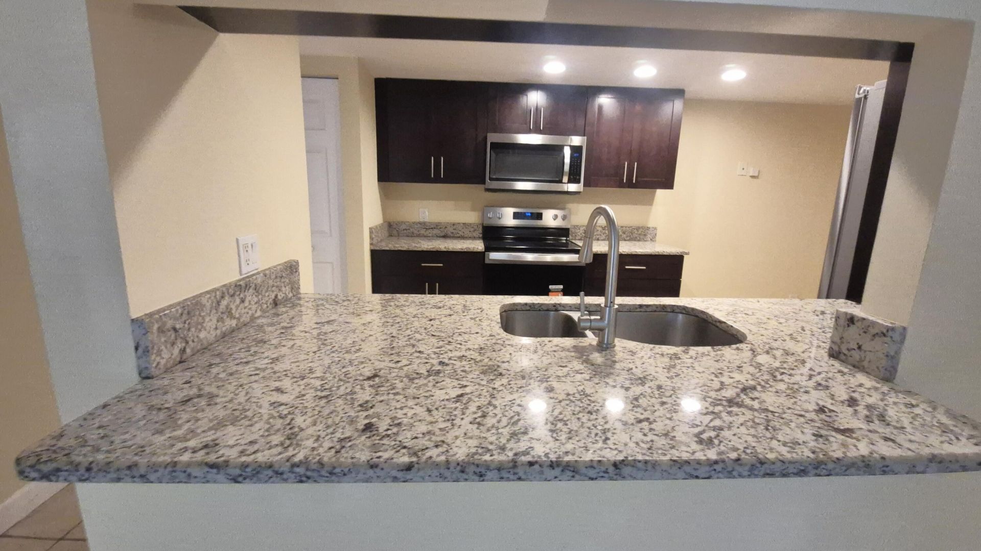 820 Lavers Circle, Unit G409, Delray Beach, FL 33444 Photo