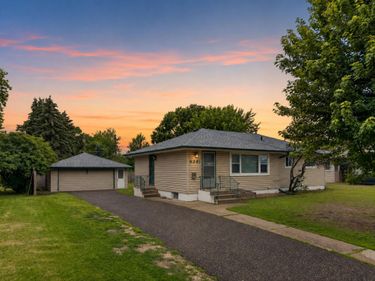 6231 France Avenue N, Brooklyn Center, MN 55429