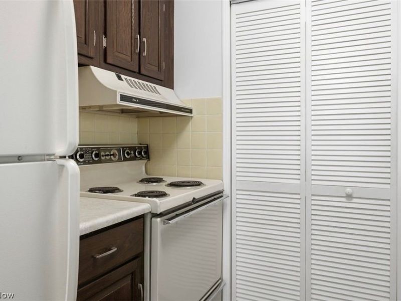 2549 Royal County Down #15A, Uniontown, OH 44685 Photo 14