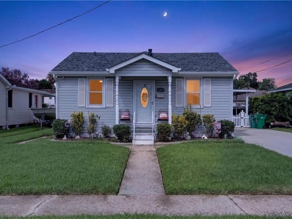 914 EVERGREEN Drive, Gretna, LA 70053