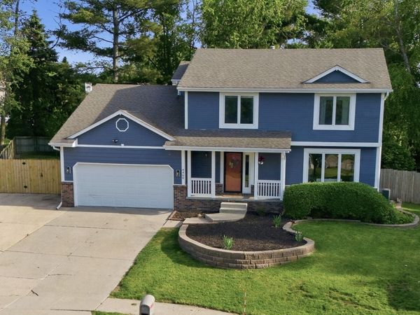 4460 90th Street, Urbandale, IA 50322