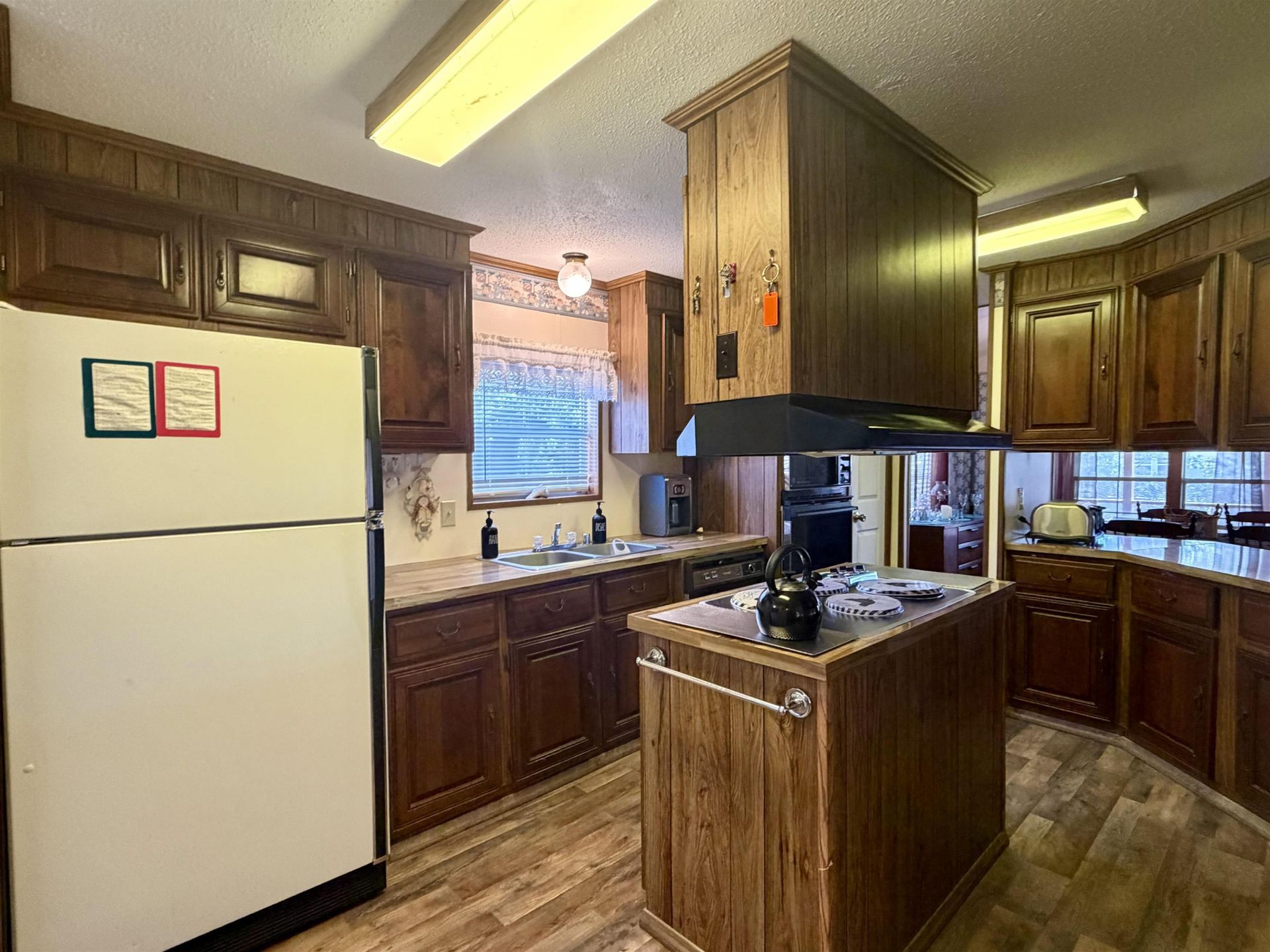 1844 Sunrise Dr. Photo 4