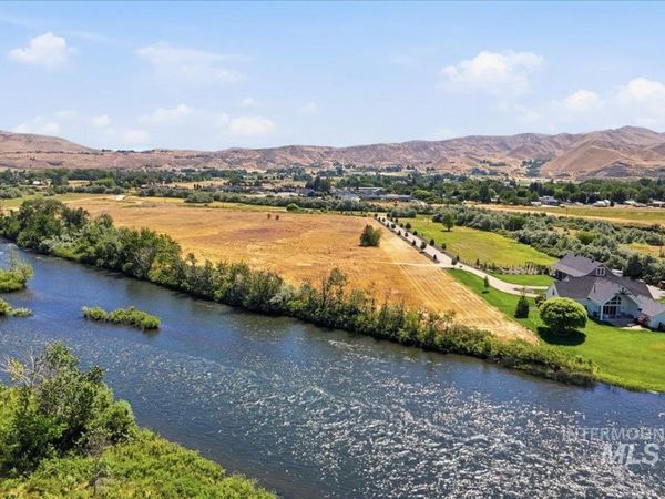 2325 River Ranch Ln, Emmett, ID 83617