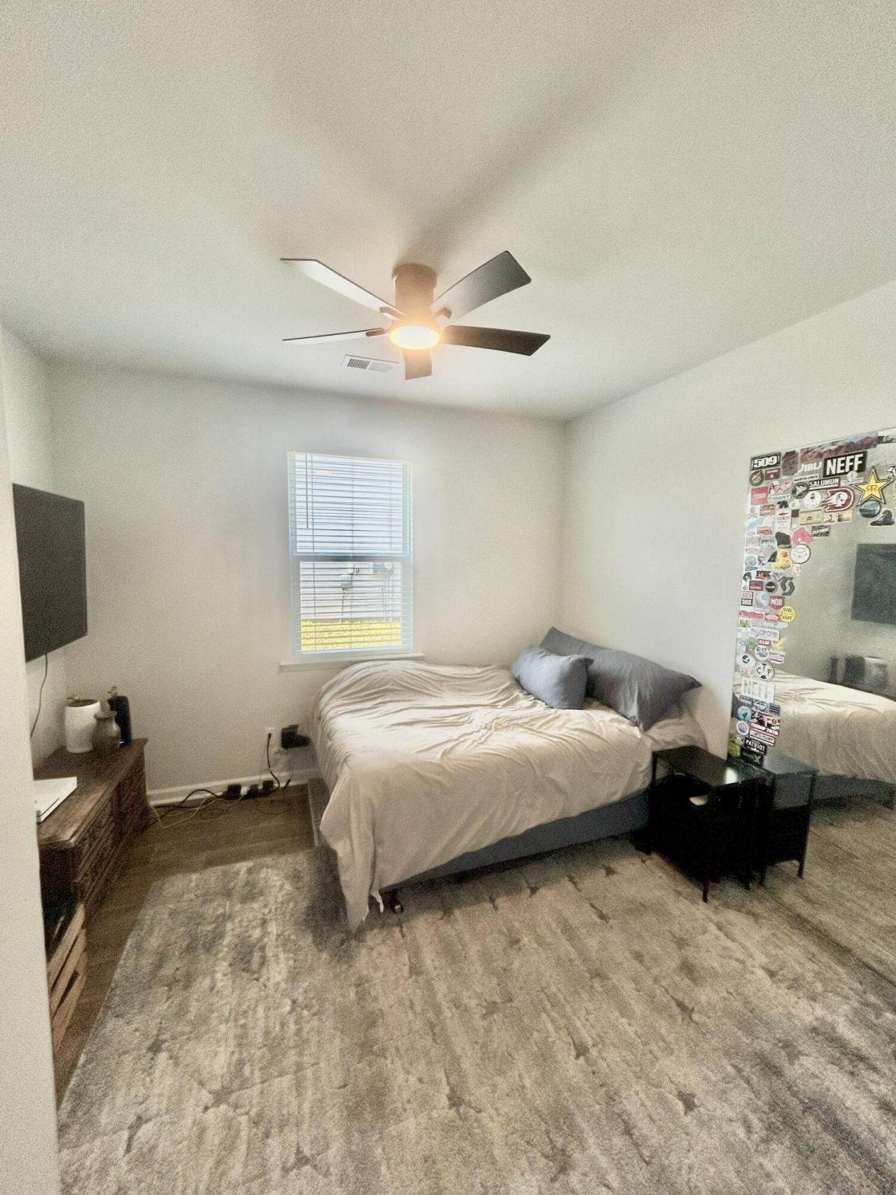 215 Watersglen Drive Photo 16