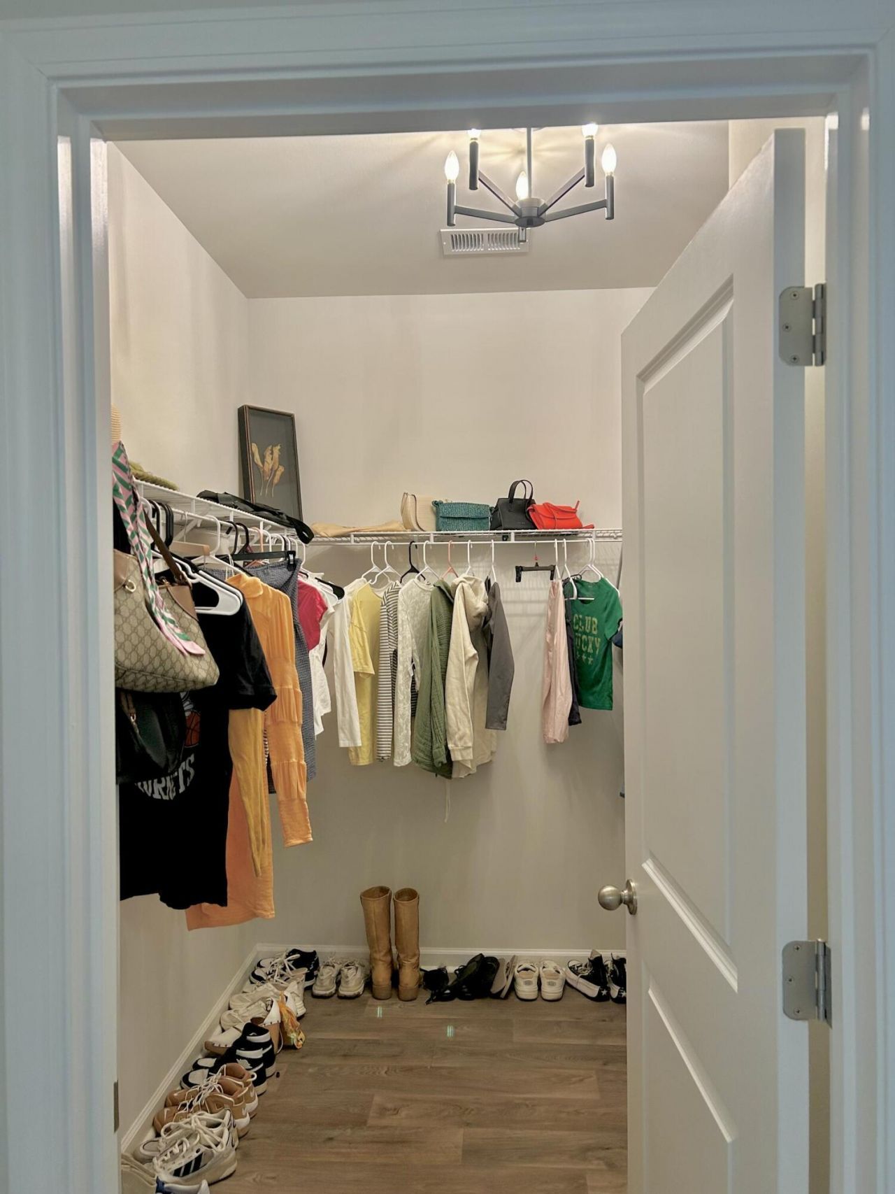215 Watersglen Drive Photo 27