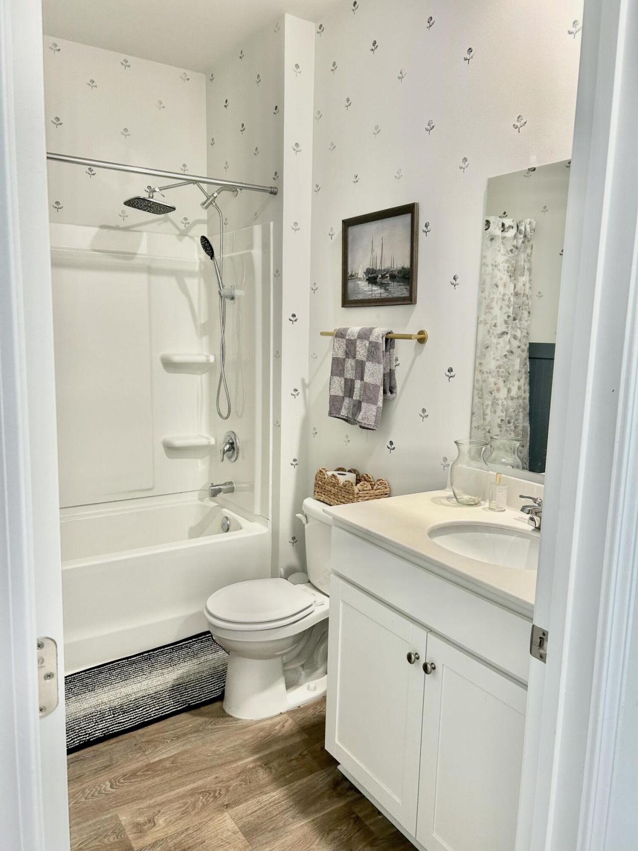 215 Watersglen Drive Photo 9