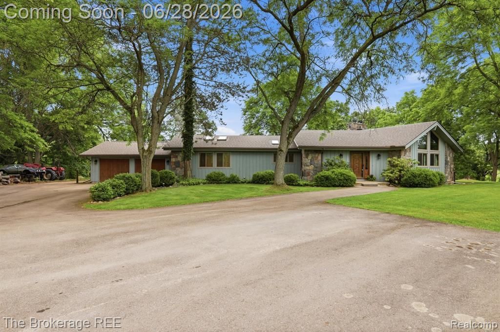 8475 Knox Road, Springfield Township, MI 48348 Main Photo