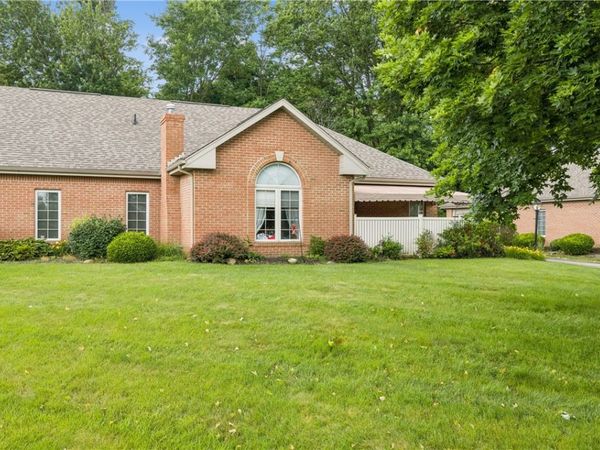 126 Crosswynds Dr, Beaver Falls, PA 15010
