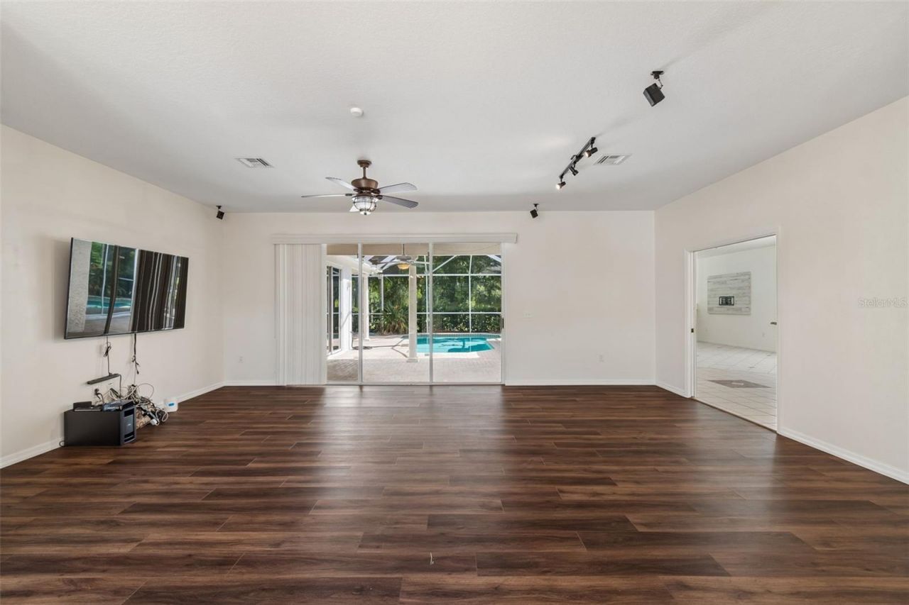 1230 Berkshire Lane, Tarpon Springs, FL 34688 Photo