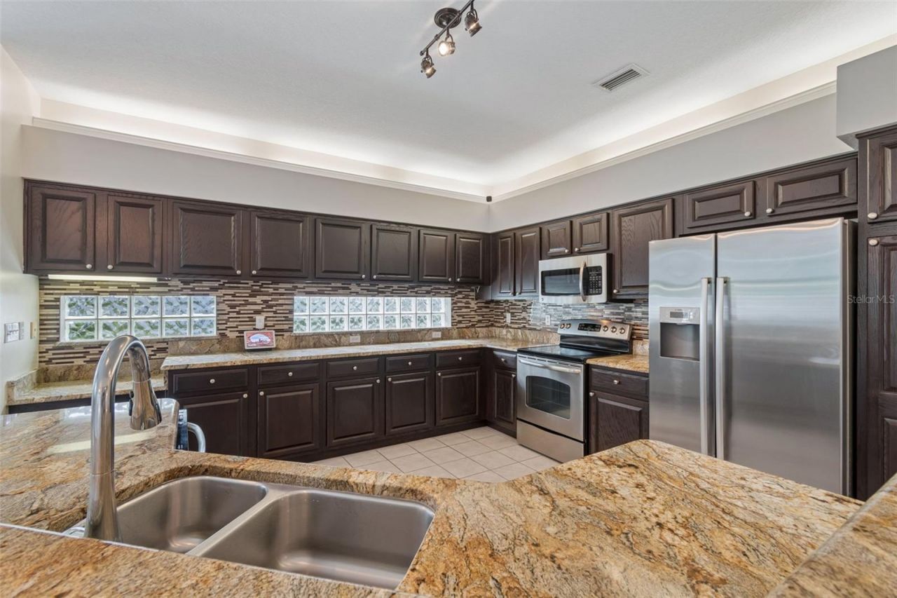 1230 Berkshire Lane, Tarpon Springs, FL 34688 Photo