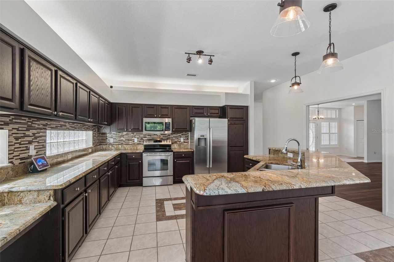 1230 Berkshire Lane, Tarpon Springs, FL 34688 Photo