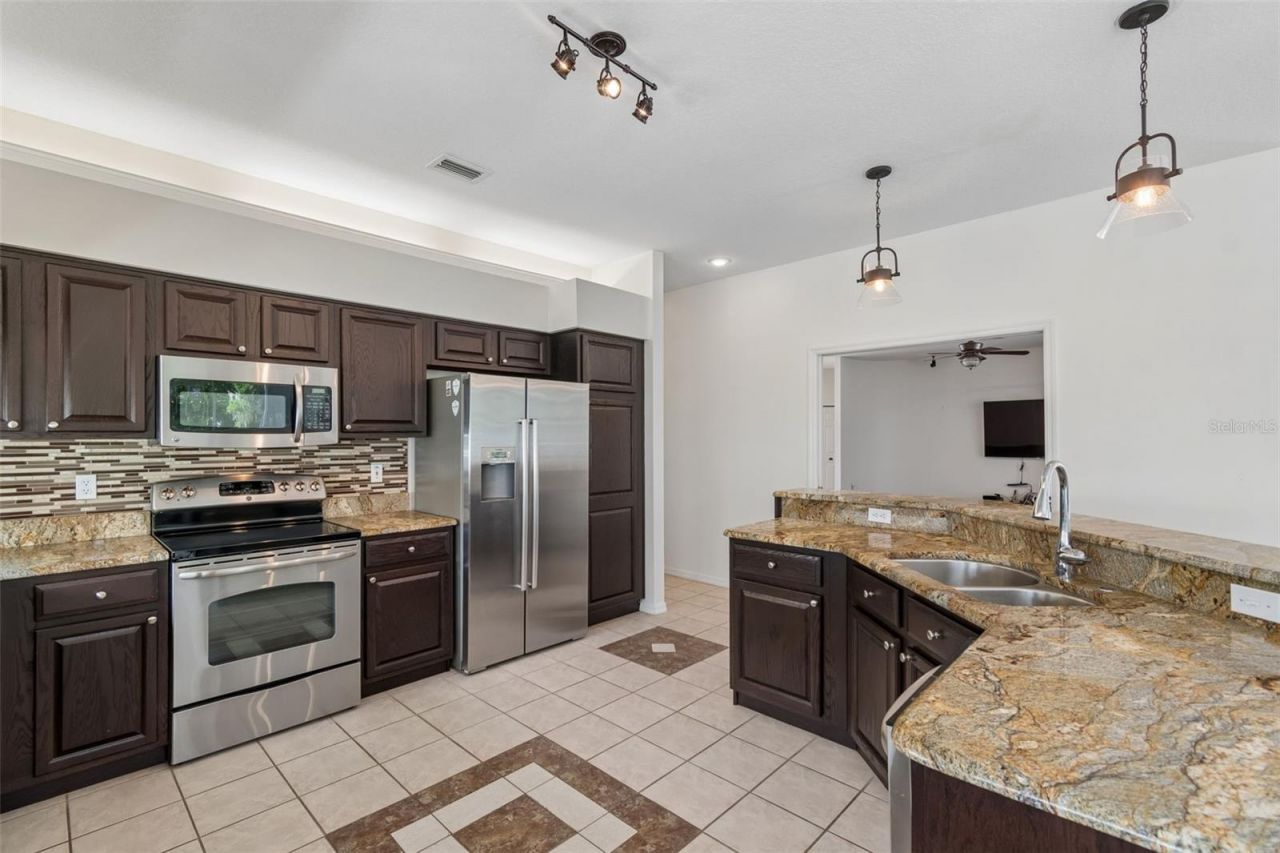 1230 Berkshire Lane, Tarpon Springs, FL 34688 Photo