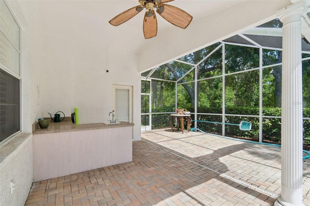 1230 Berkshire Lane, Tarpon Springs, FL 34688 Photo