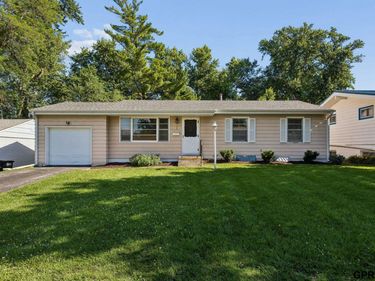 7704 Lafayette Avenue, Omaha, NE 68114
