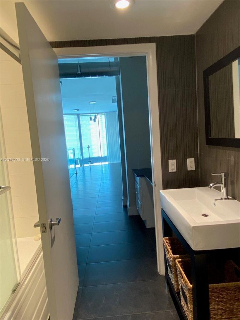 690 SW 1st Ct , Unit 3101, Miami, FL 33130 Photo