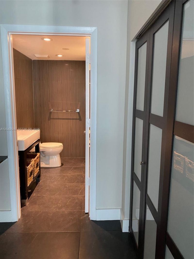 690 SW 1st Ct , Unit 3101, Miami, FL 33130 Photo