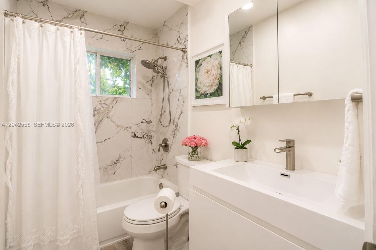 35 Edgewater Dr , Unit 107, Coral Gables, FL 33133 Photo
