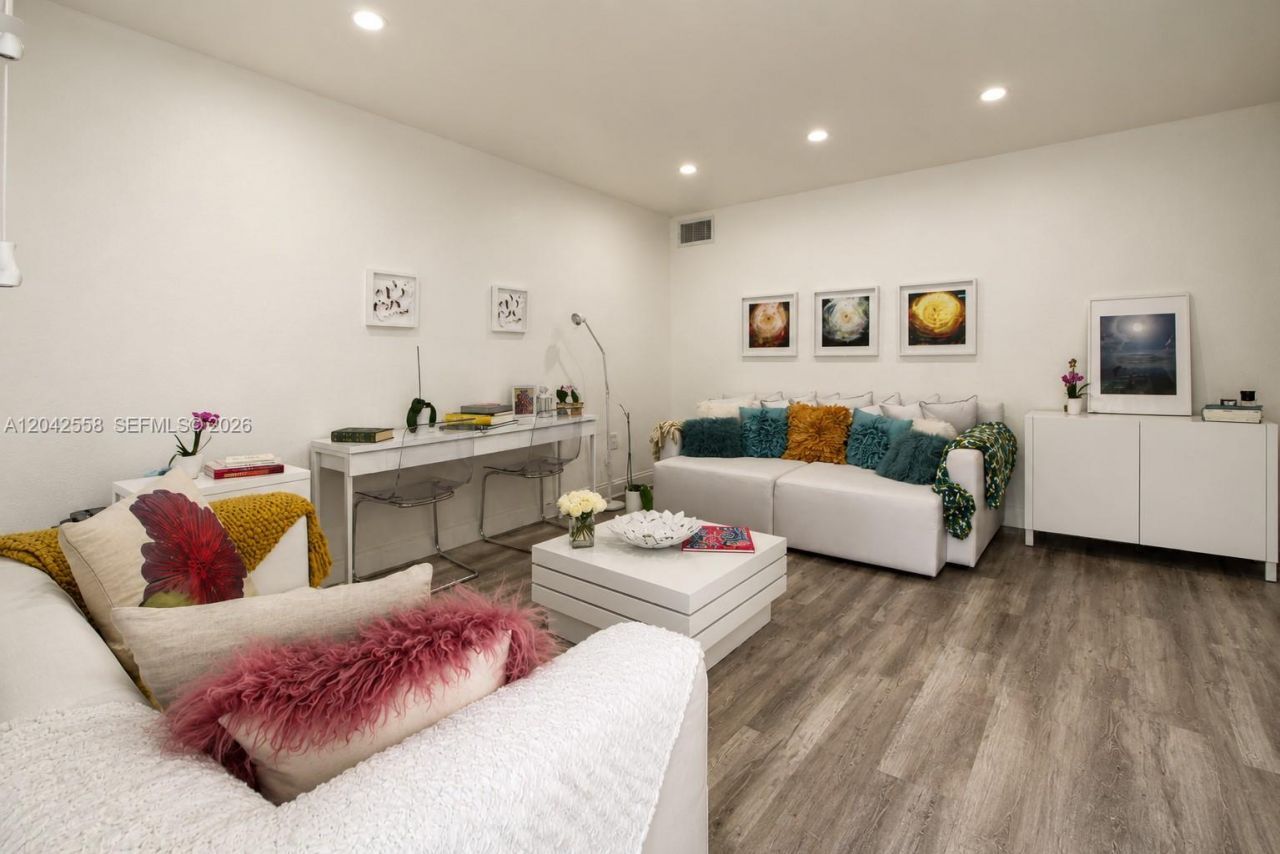35 Edgewater Dr , Unit 107, Coral Gables, FL 33133 Photo