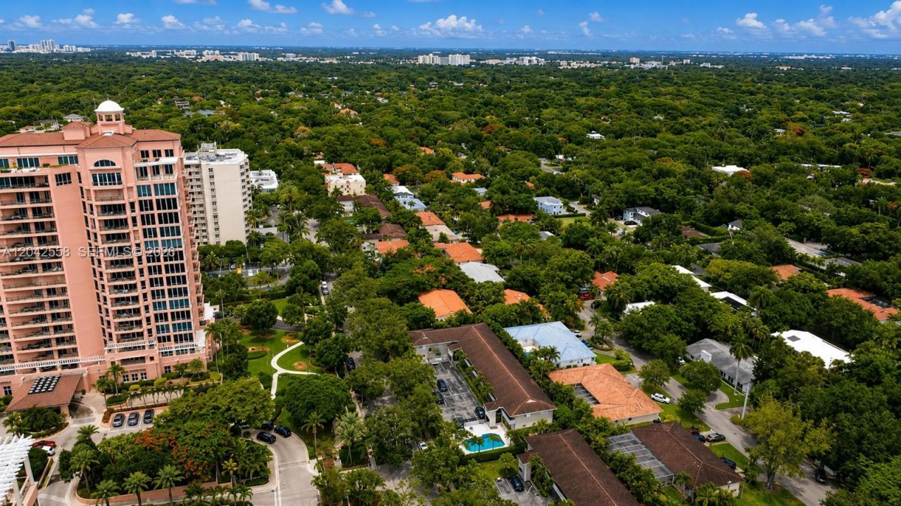 35 Edgewater Dr , Unit 107, Coral Gables, FL 33133 Photo
