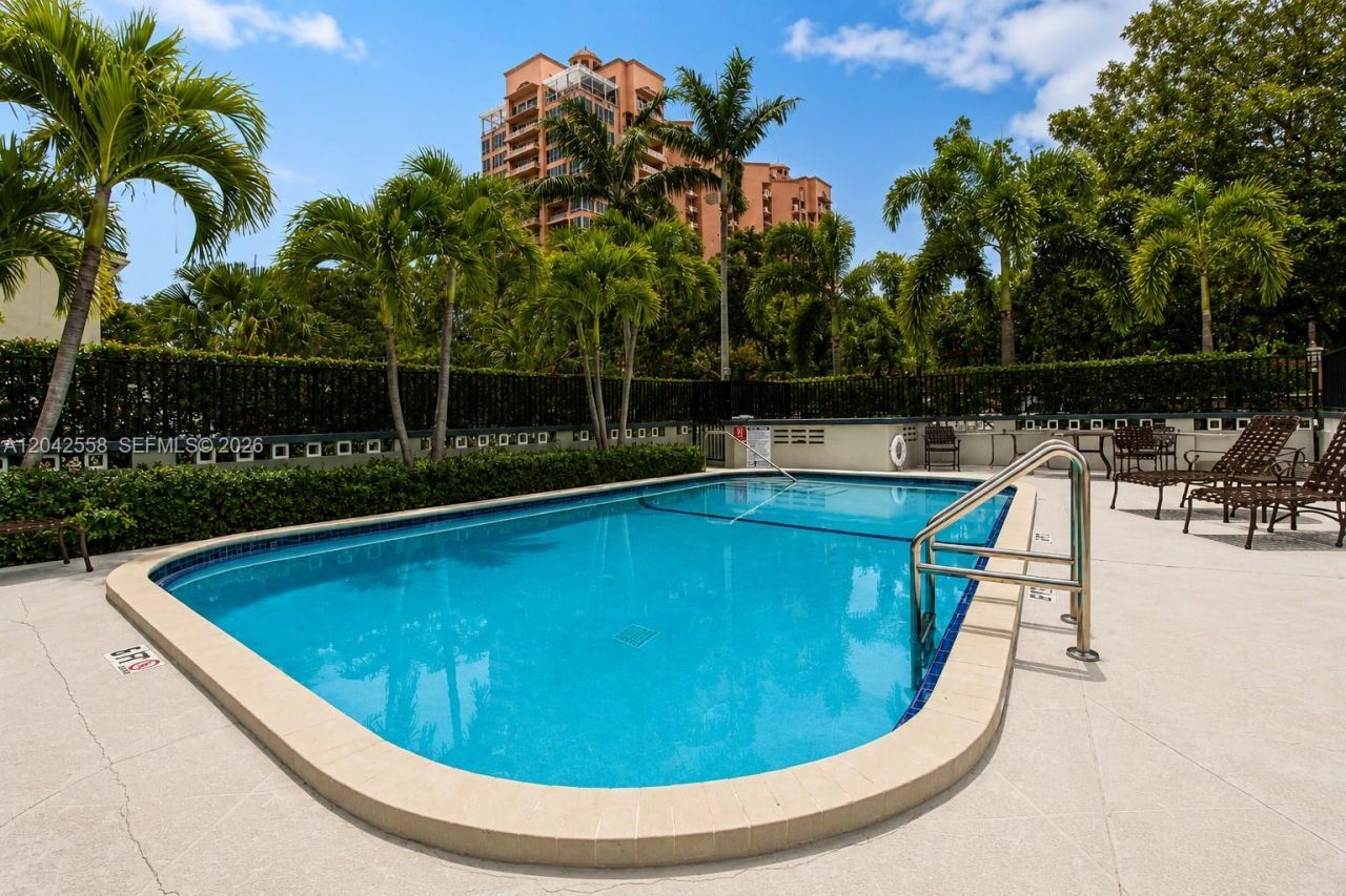 35 Edgewater Dr , Unit 107, Coral Gables, FL 33133 Photo