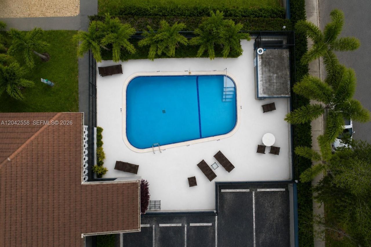 35 Edgewater Dr , Unit 107, Coral Gables, FL 33133 Photo