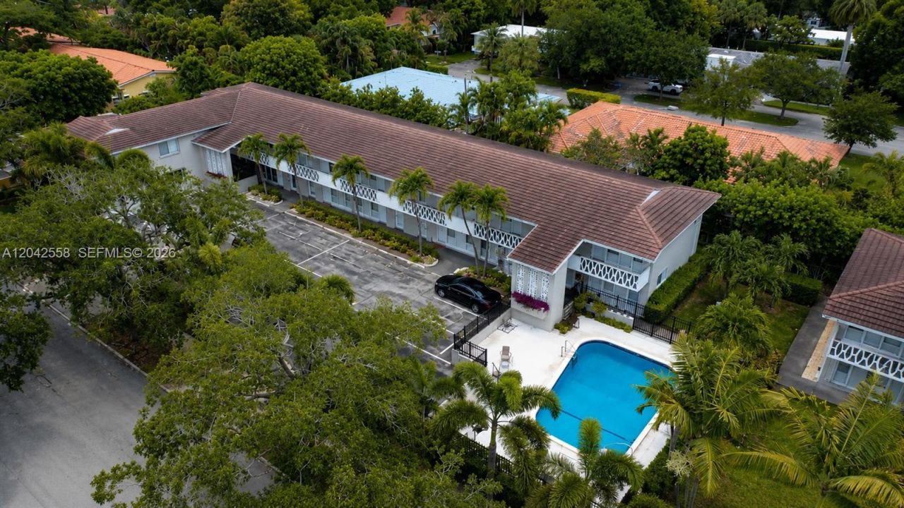 35 Edgewater Dr , Unit 107, Coral Gables, FL 33133 Photo