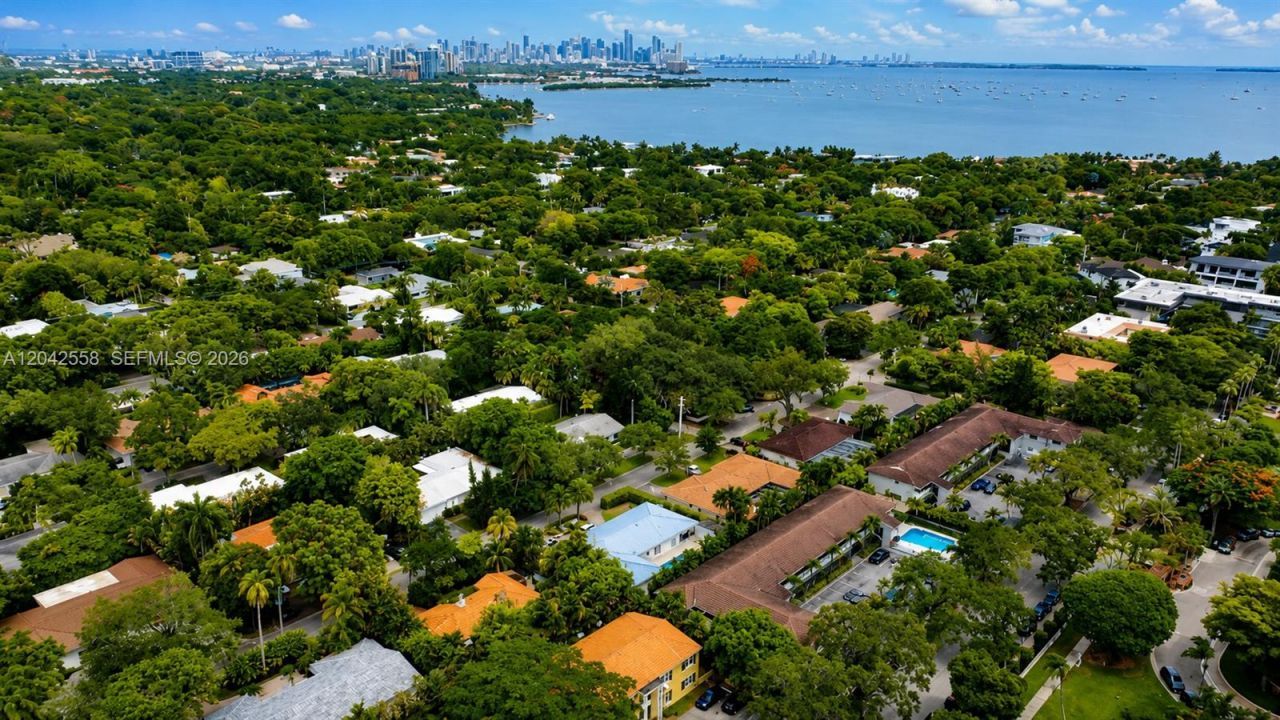 35 Edgewater Dr , Unit 107, Coral Gables, FL 33133 Photo