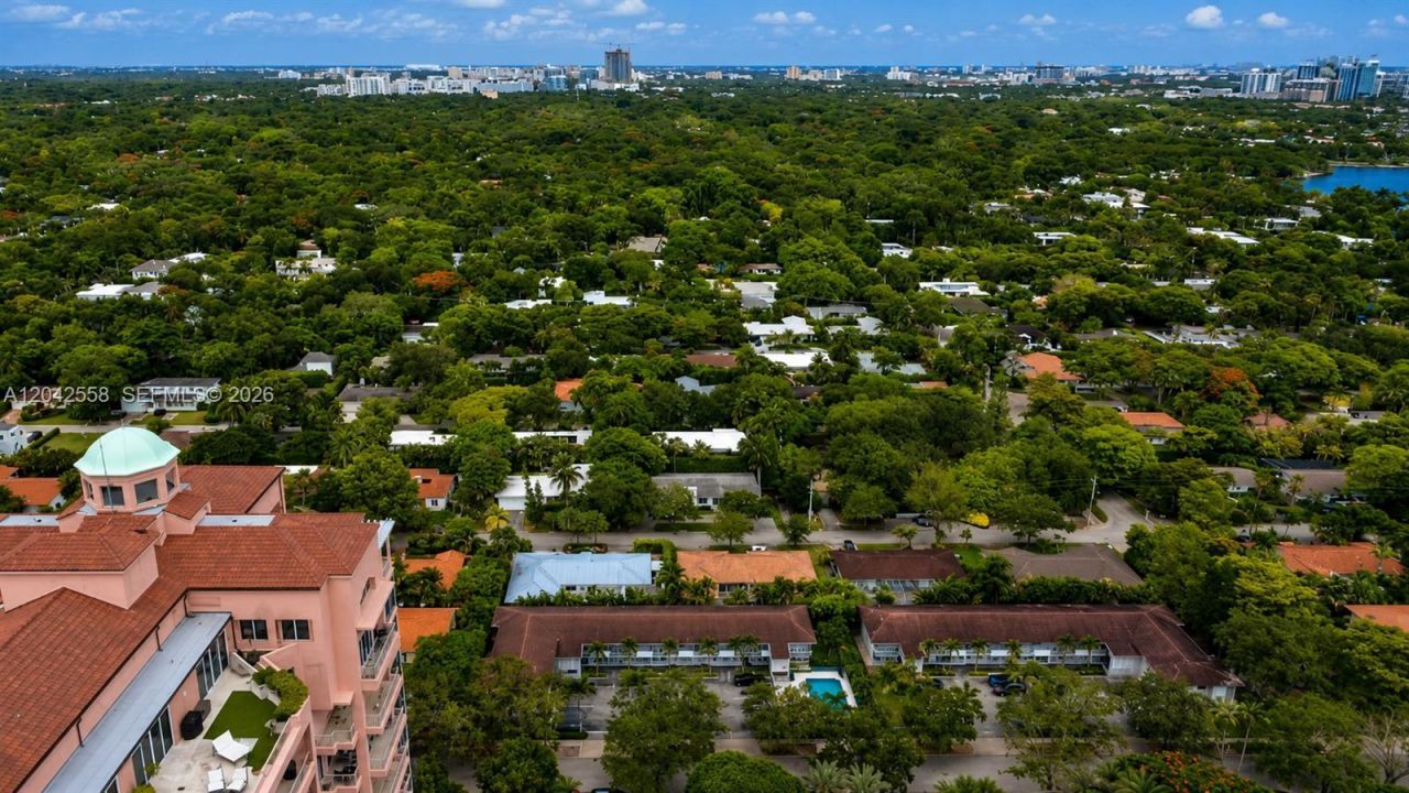 35 Edgewater Dr , Unit 107, Coral Gables, FL 33133 Photo
