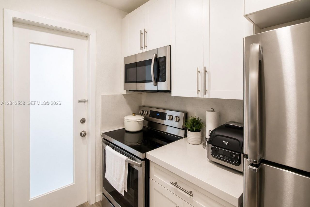 35 Edgewater Dr , Unit 107, Coral Gables, FL 33133 Photo