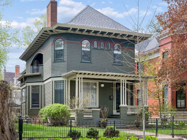 458 Holly Avenue , Saint Paul, MN 55102
