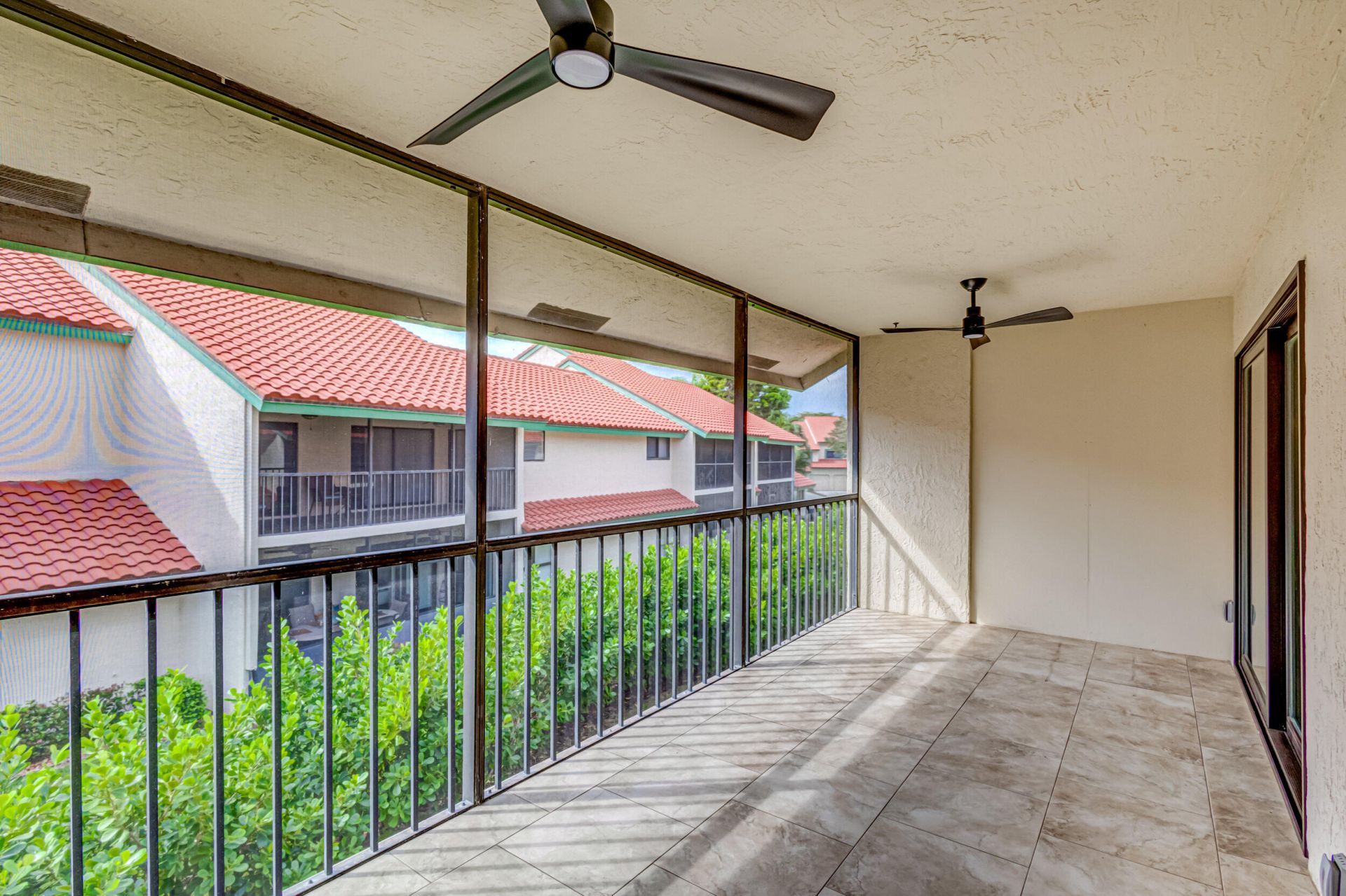 13 Lexington Lane E, Unit F, Palm Beach Gardens, FL 33418 Photo