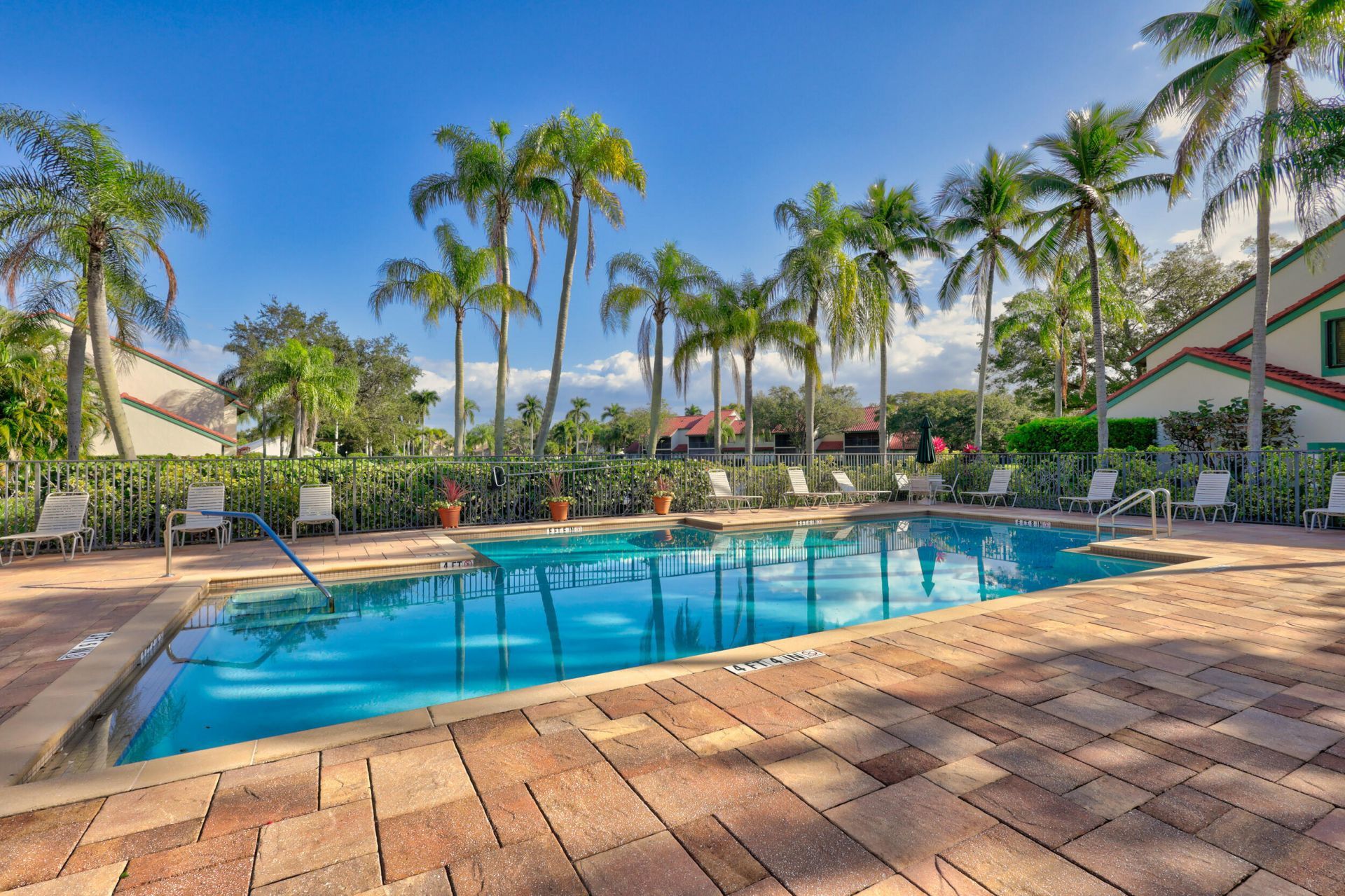 13 Lexington Lane E, Unit F, Palm Beach Gardens, FL 33418 Photo