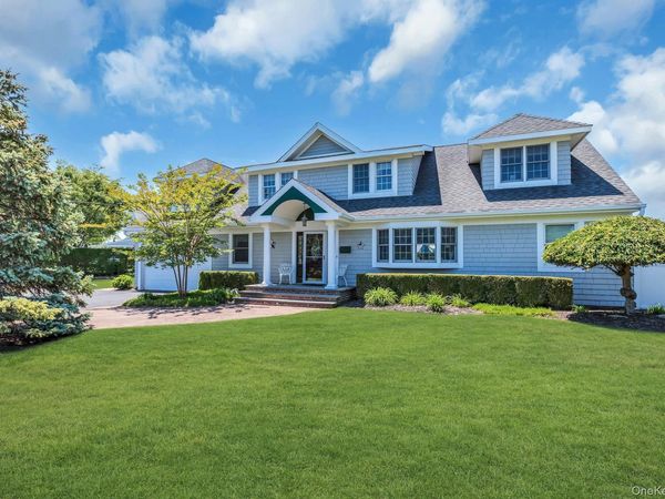 18 Beech Road , Islip, NY 11751