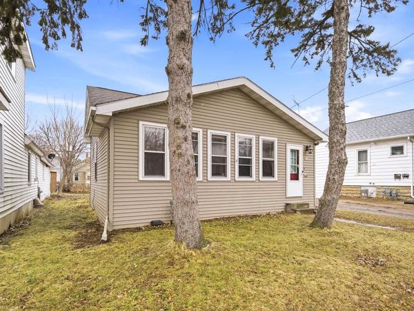 613 SHAWANO AVENUE, Oshkosh, WI 54901