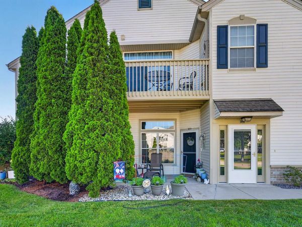 985 Hastings COURT, Unit 101, Mount Pleasant, WI 53406