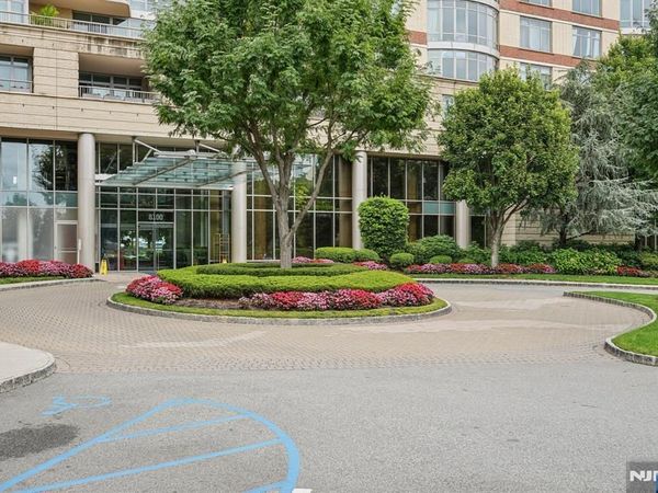 8100 River Road 210, NORTH BERGEN, NJ 07047