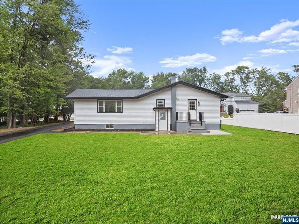 100 Pier Lane, FAIRFIELD, NJ 07004