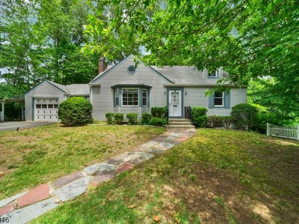 24 Lakeside Dr, Parsippany-Troy Hills, NJ 07005