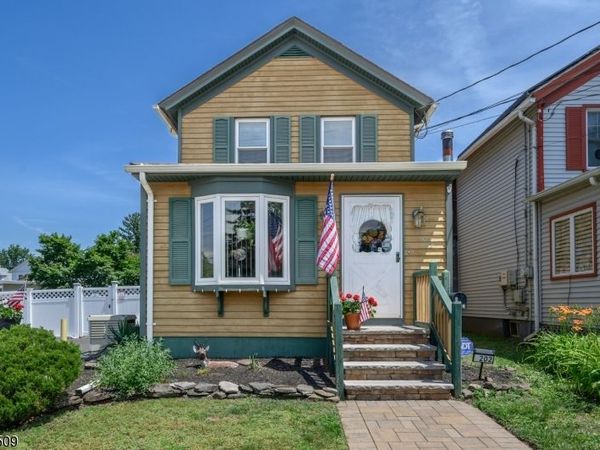 202 Grove St, North Plainfield, NJ 07060