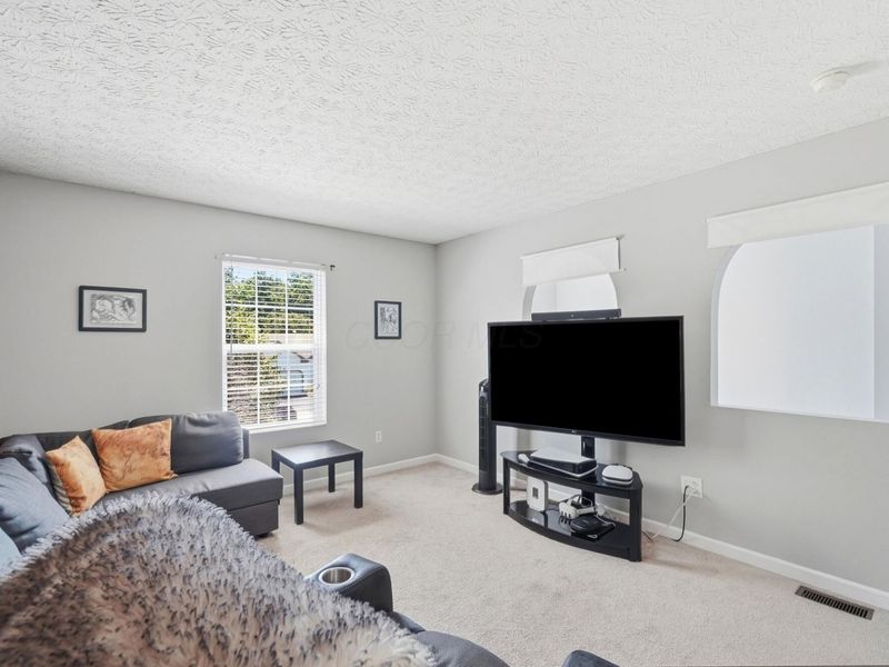 17 Tabilore Loop, Delaware, OH 43015 Photo 7