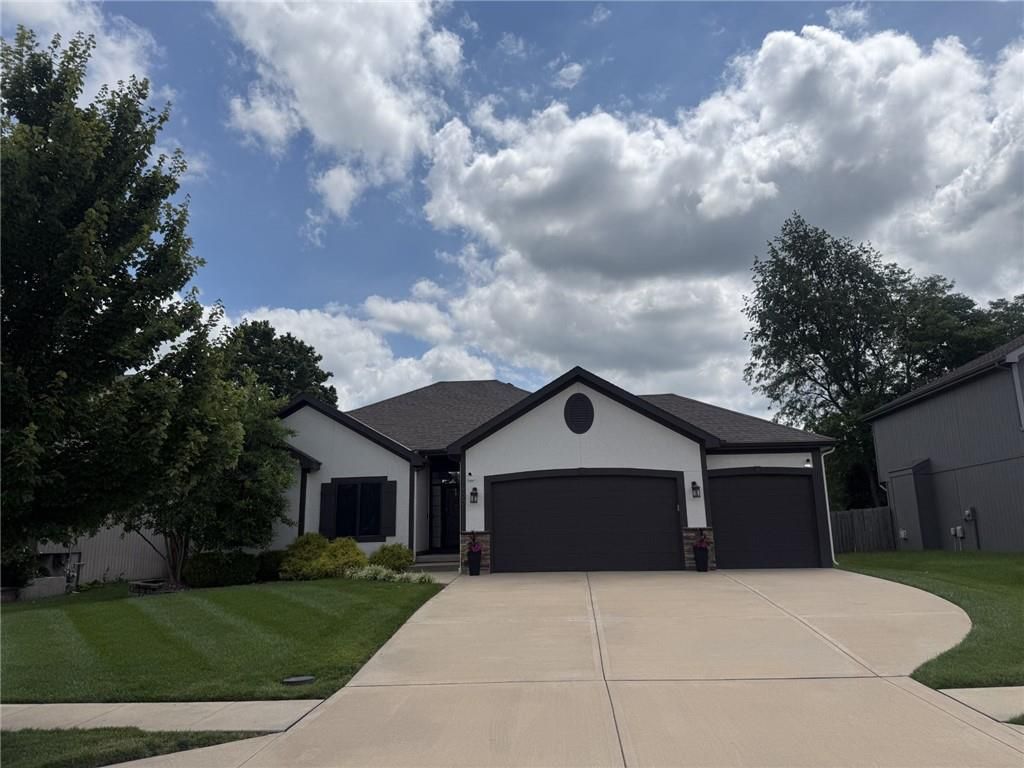 9001 N Norton Avenue, Kansas City, MO 64156 Main Photo