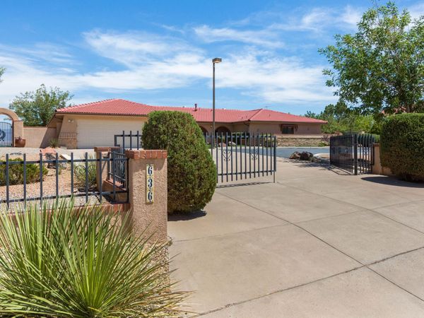 636 Grant Boulevard SW, Los Lunas, NM 87031