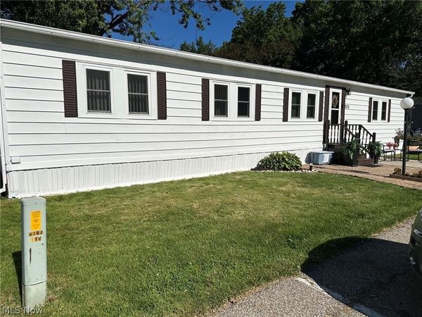 220 Greenbriar, Unit 73, Elyria, OH 44035