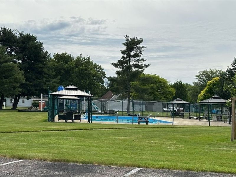 220 Greenbriar, Unit 73, Elyria, OH 44035 Photo 16